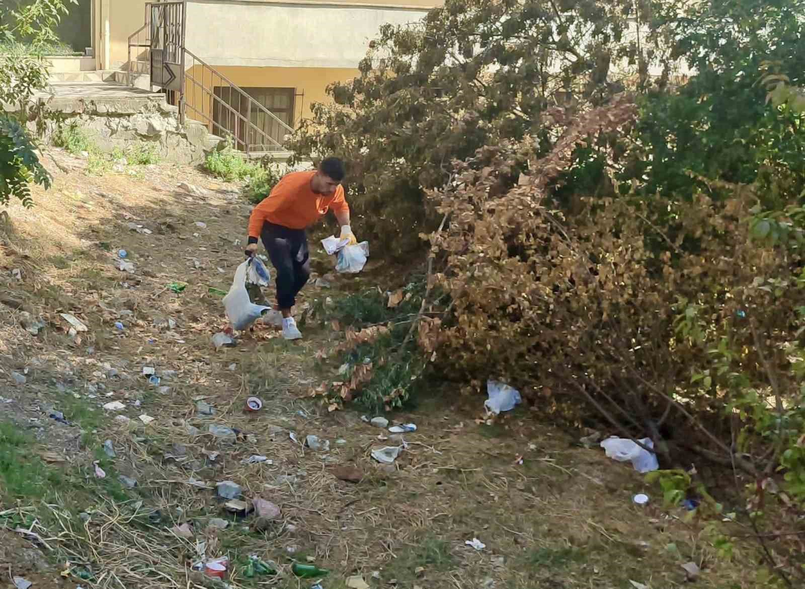 Körfez’de hafta sonu temizlik mesaisi
