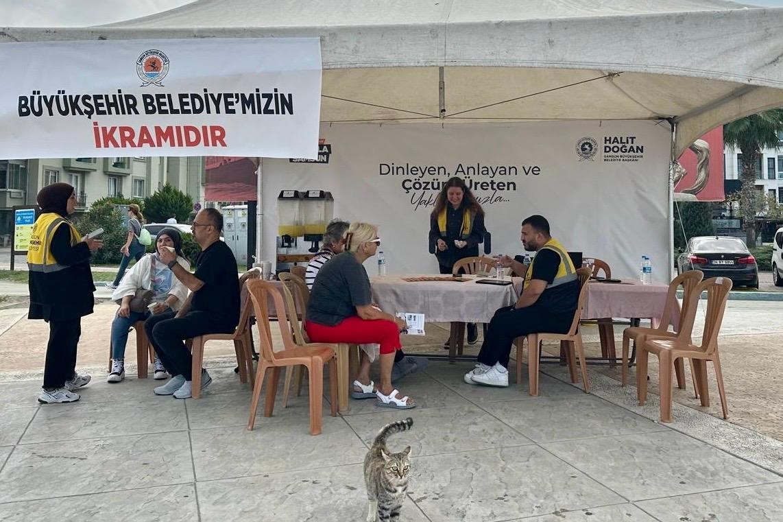 Büyükşehir Atakum’da vatandaşı dinliyor