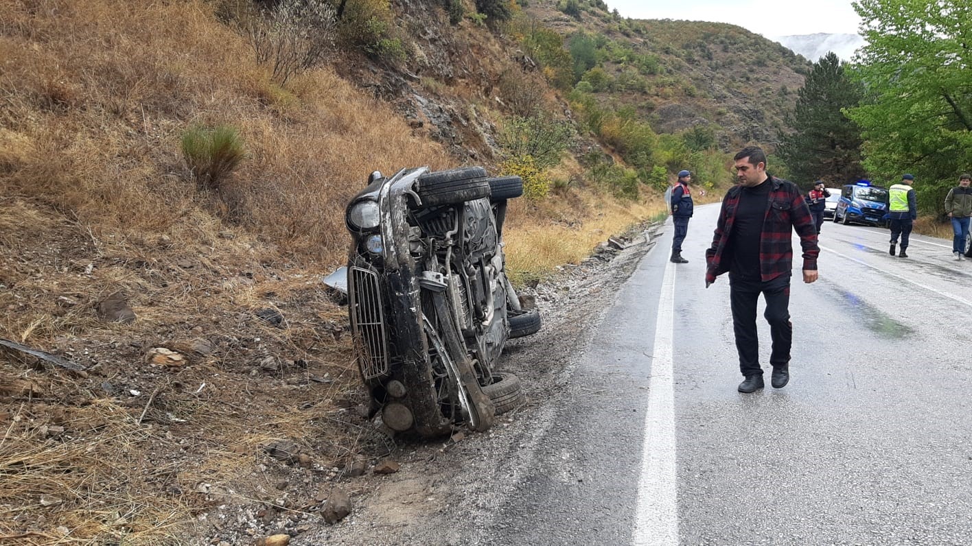 Kontrolden çıkan otomobil yan yattı: 1 yaralı
