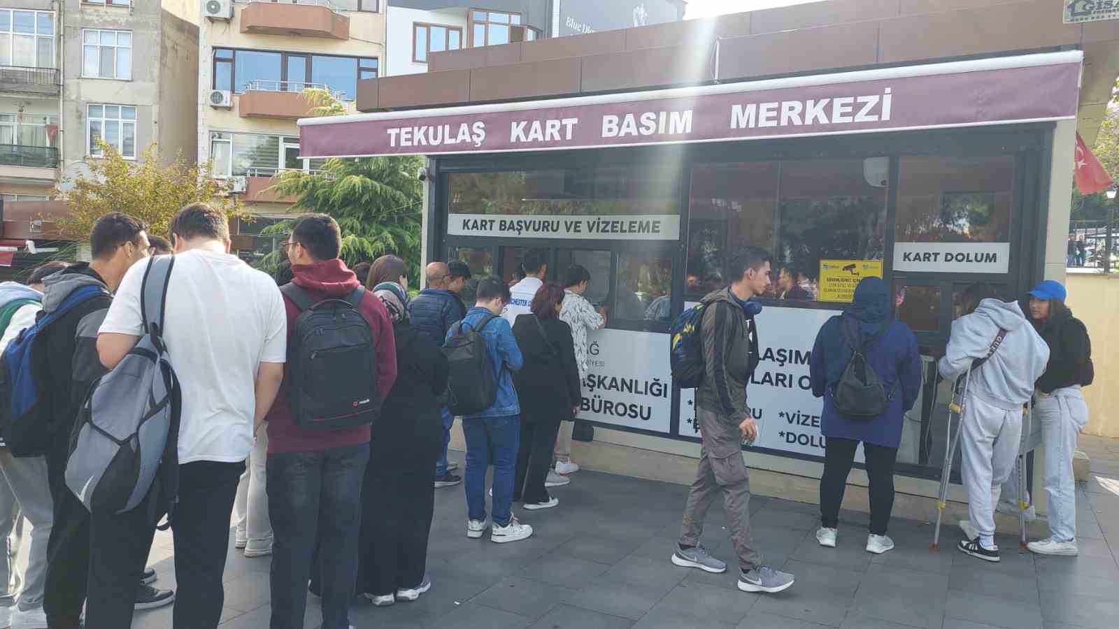 Tekirdağ’da toplu taşıma kartı kuyruğu
