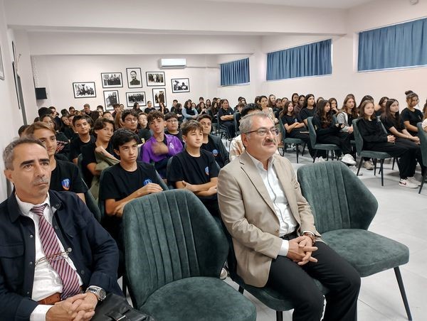 Turgut Reis Anadolu Lisesi’nde &quot;Hazreti Peygamberin Şahsiyet İnşasındaki Rolü&quot; konulu program düzenlendi