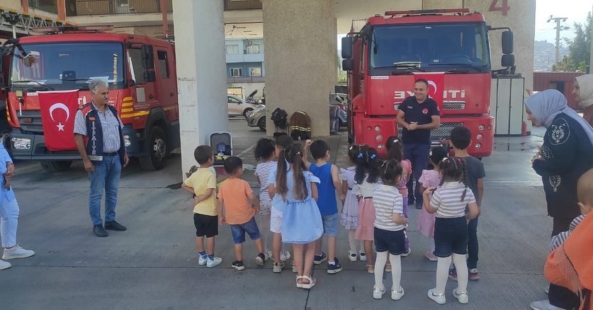 İskenderun itfaiyesinden miniklere eğlenceli eğitim
