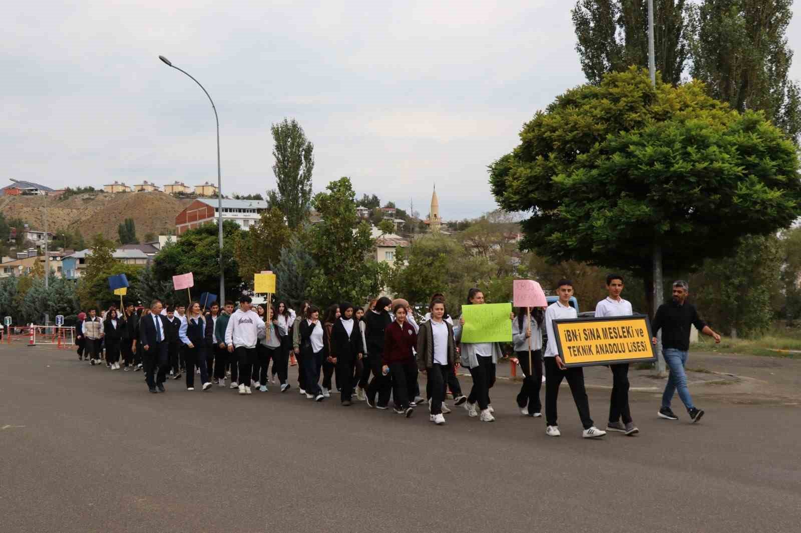 Oltu’da sağlıklı yaşam yürüyüşü düzenlendi