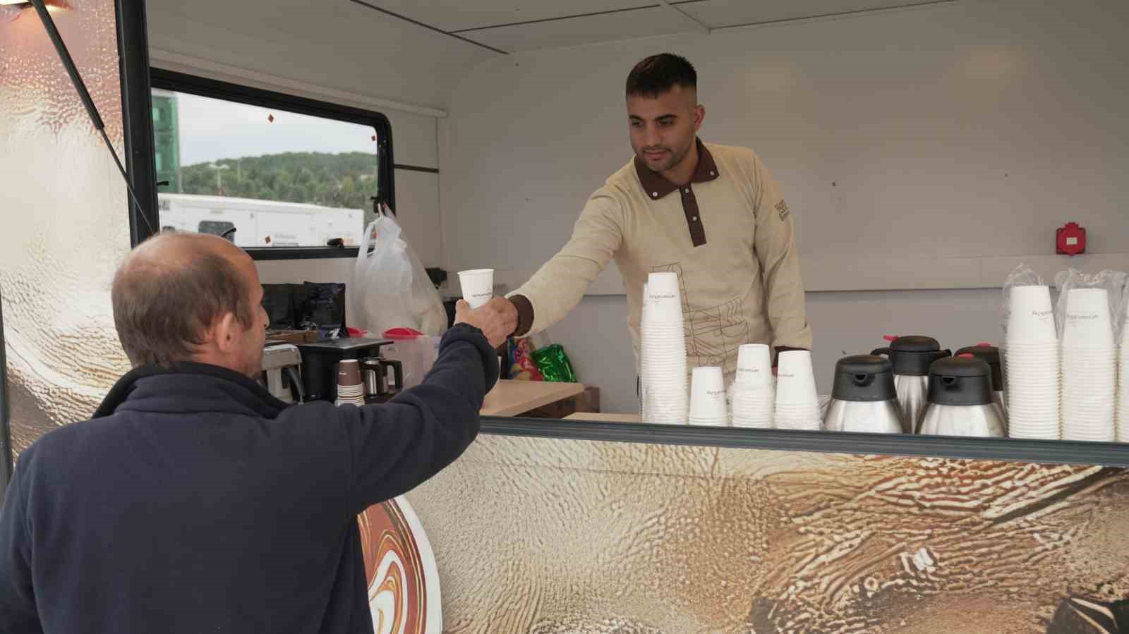 Arnavutköy’de Dünya Kahve Günü’nde binlerce kahve vatandaşa ikram edildi
