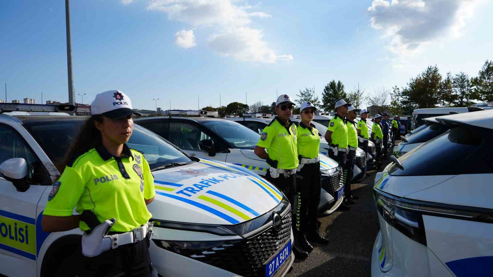 Gaziantep’te emniyet ve jandarmaya 249 yeni araç teslim edildi