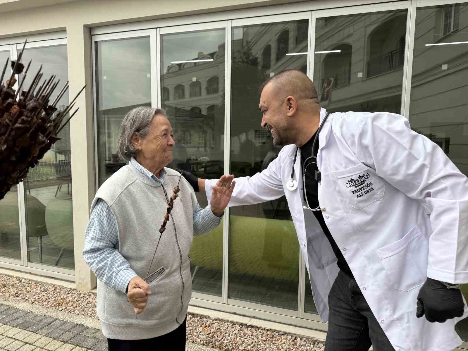 Fenomen ciğerci yaşlıları unutmadı