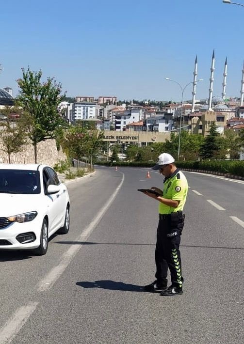 Bilecik&rsquo;te trafik kurallarını ihlal eden s&uuml;r&uuml;c&uuml;lere 194 bin lira cezai işlem
