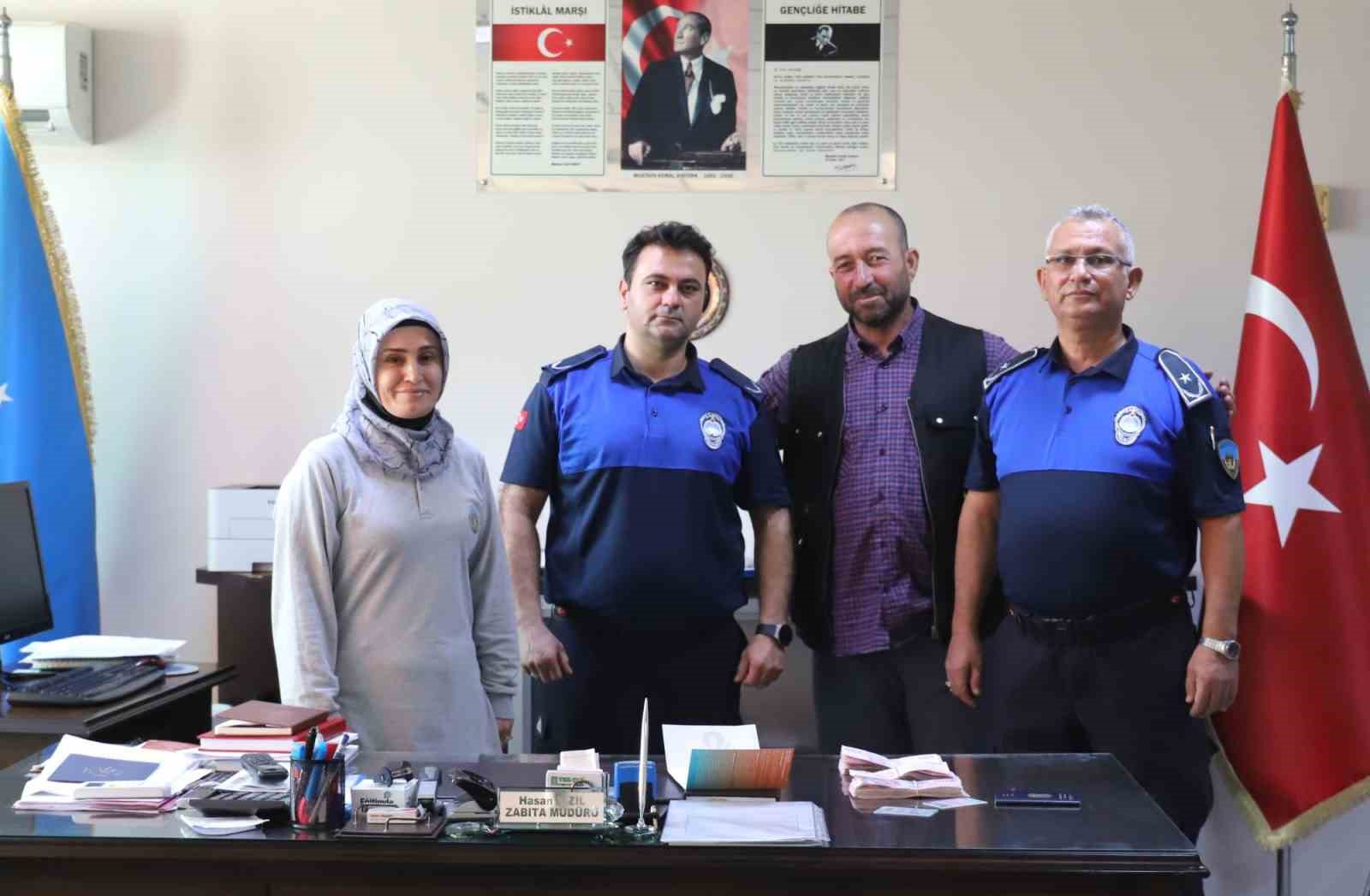 Temizlik işçisinden örnek davranış