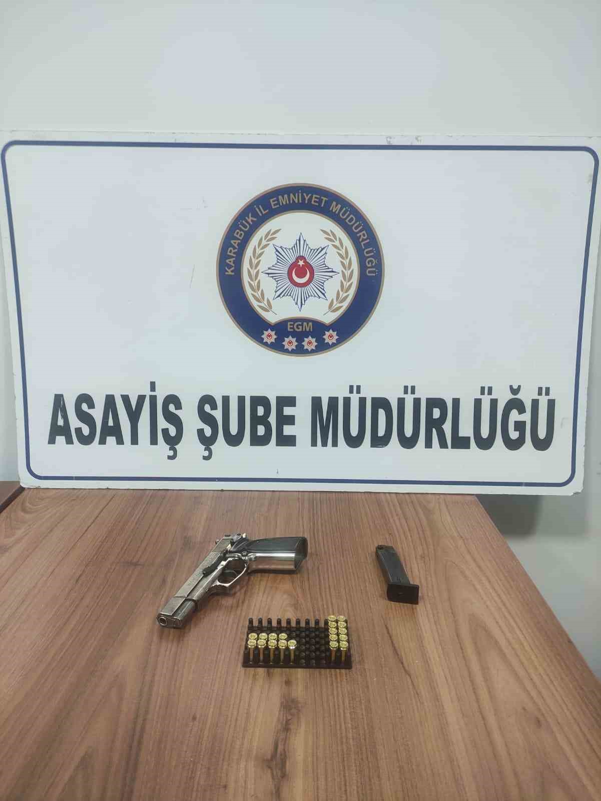 Ateş açtıkları anları sosyal medyadan paylaşan şahısları polis kıskıvrak yakaladı
