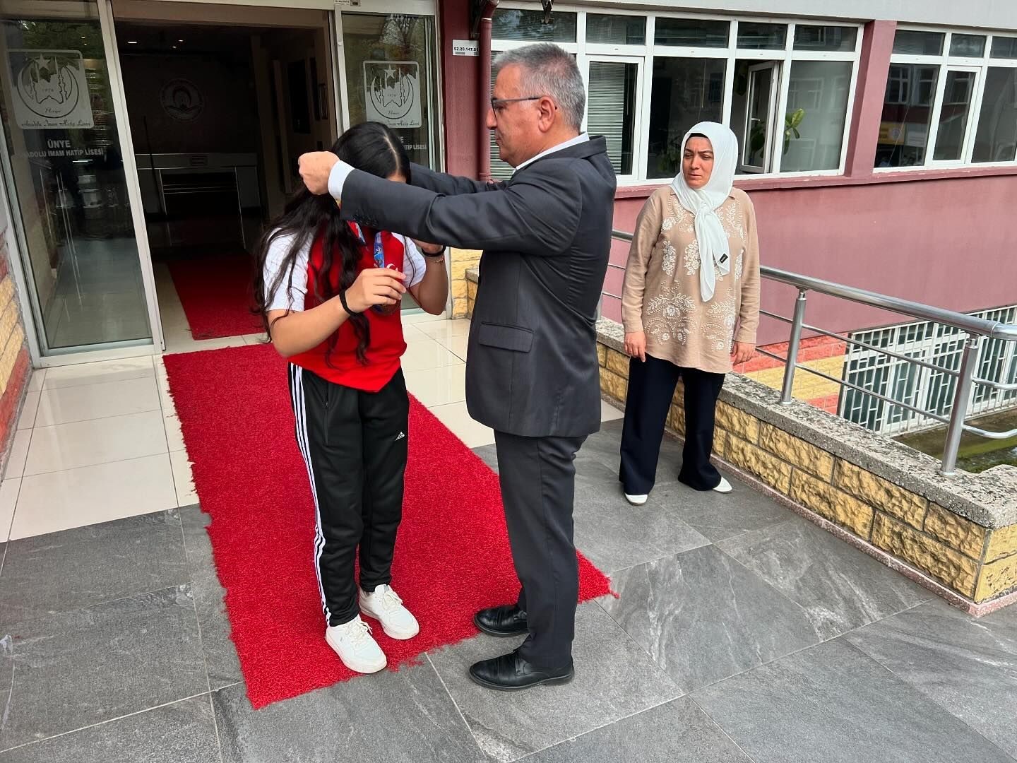 Ordu’da imam hatip lisesi öğrencisi, bilek güreşinde dünya 3’üncüsü oldu
