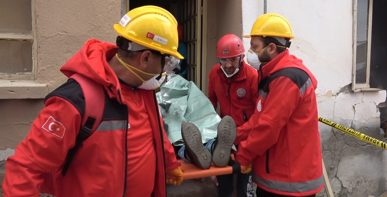 Deprem tatbikatında ekiplerin "Sesimi duyan var mı" diye bağırması vatandaşları Kahramanmaraş depremine götürdü