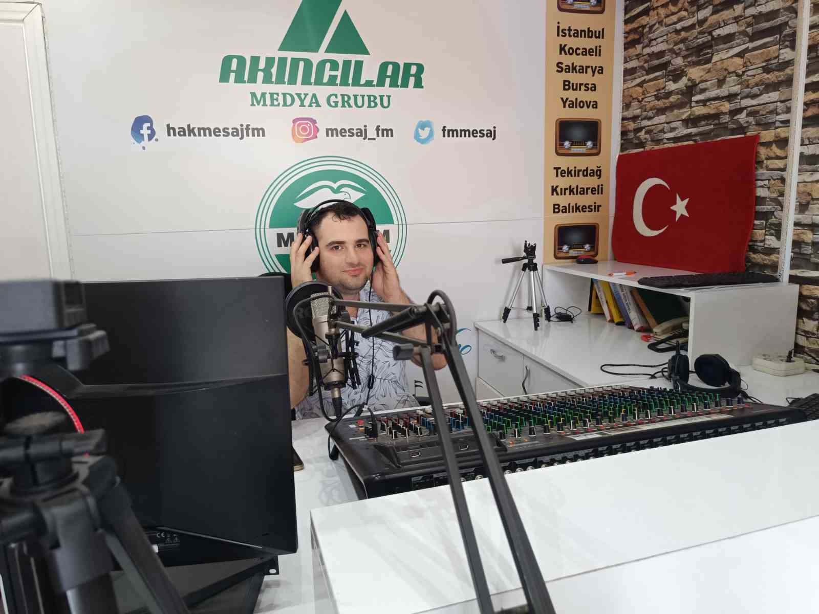 Onun sesi tüm engelleri aşıyor