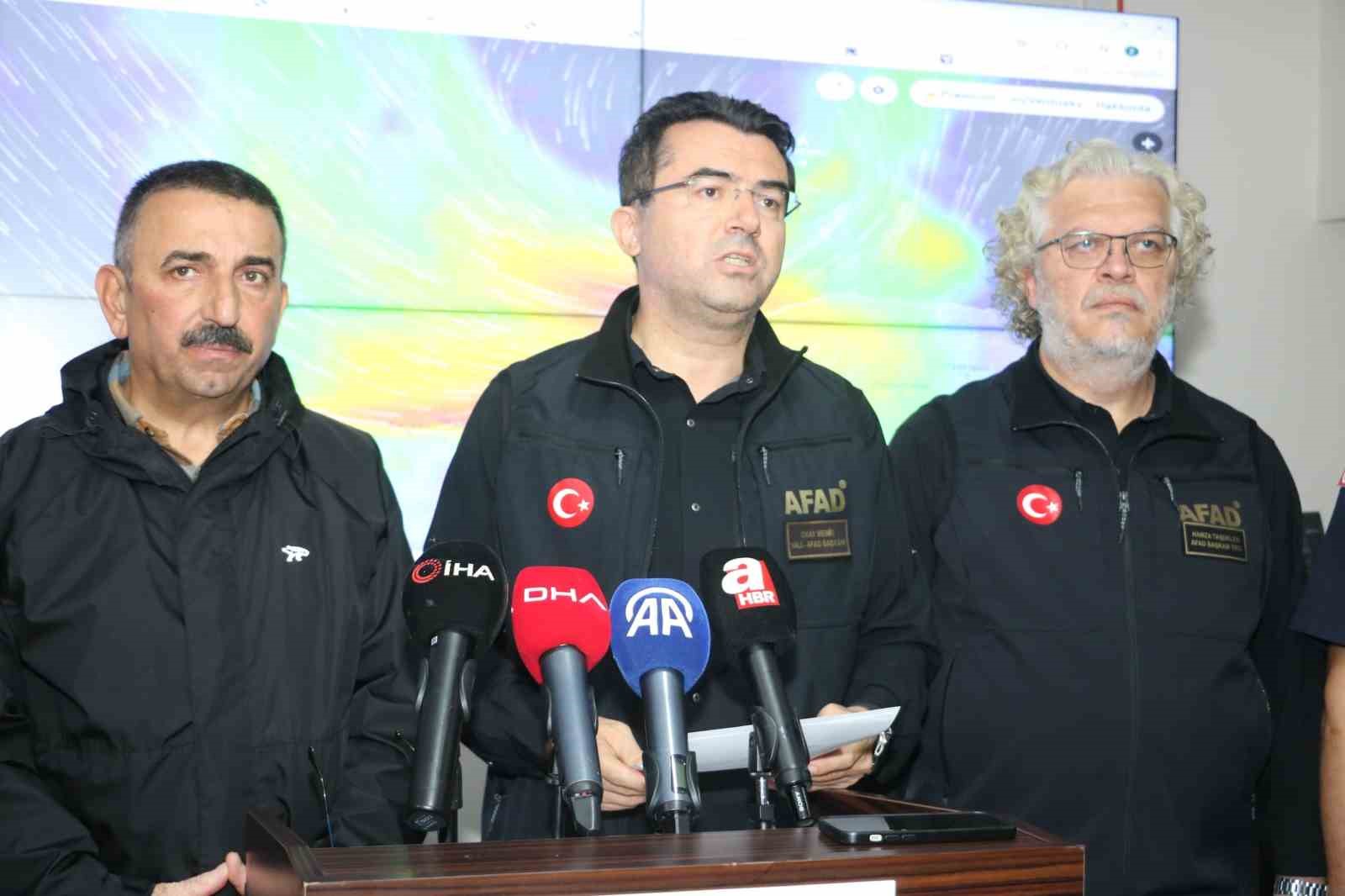 AFAD Başkanı Memiş, "Tedbirler ve önlemler sayesinde çok yoğun yağışa rağmen ciddi bir problem yaşamadık"