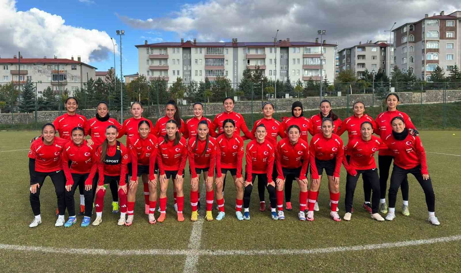 U17 Kız Millî Takımı Erzurum’da toplandı