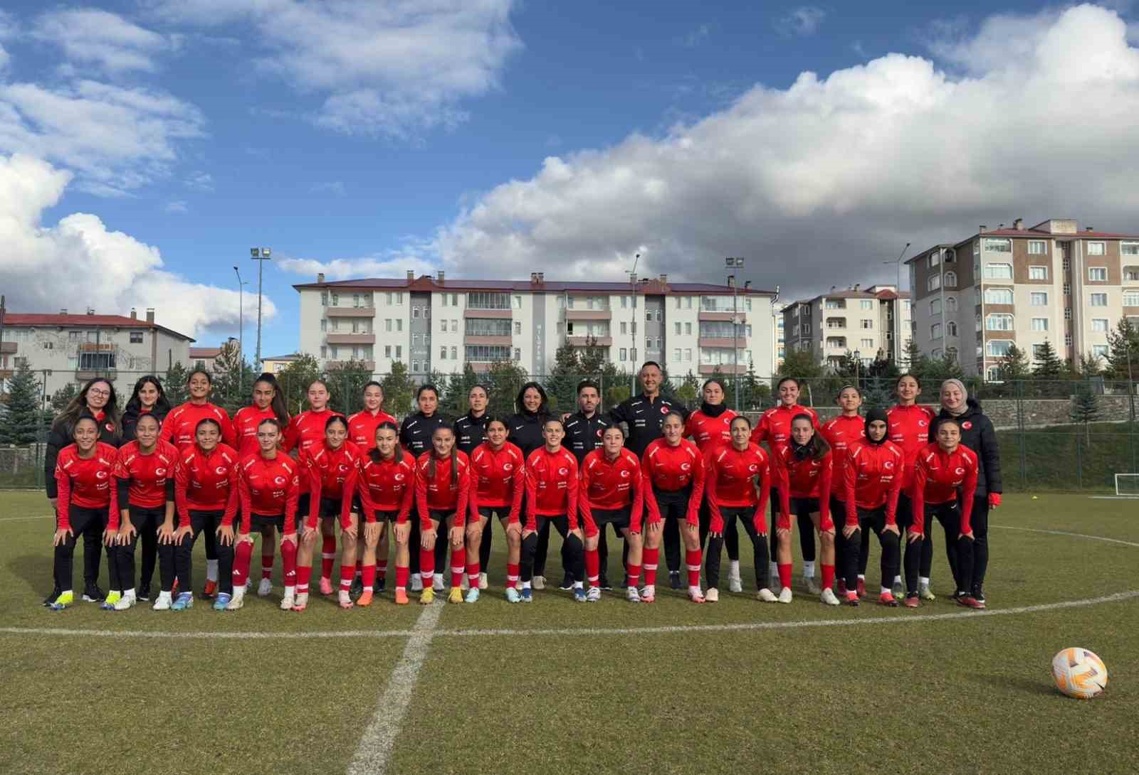 U17 Kız Millî Takımı Erzurum’da toplandı