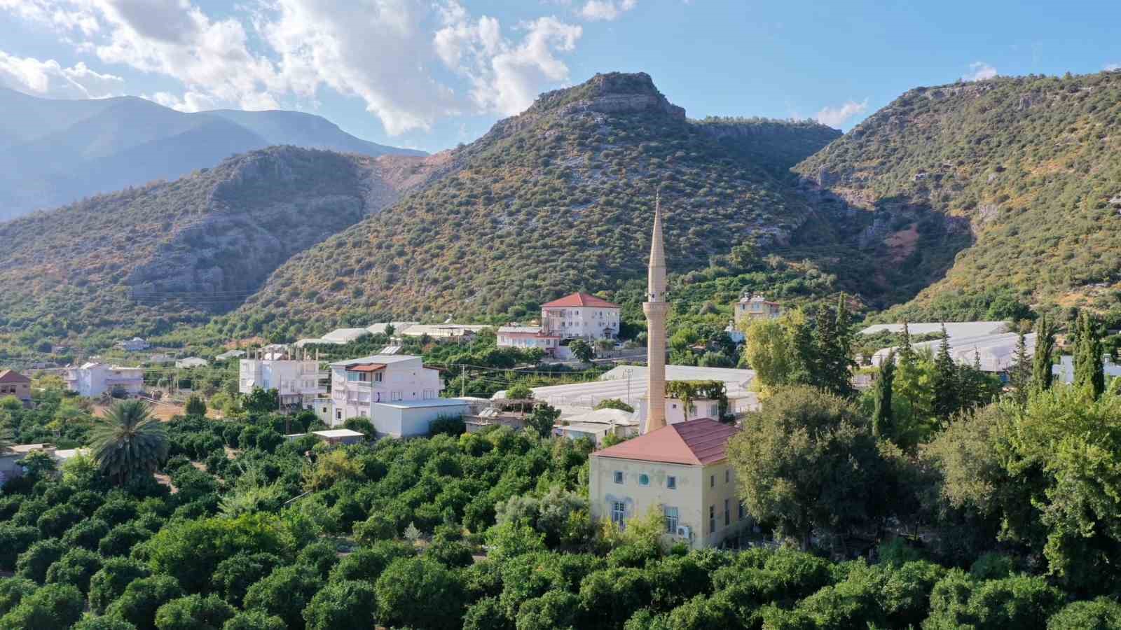 Atay Uslu: &quot;Finike Çavdır Büyük Camii restore ediliyor&quot;