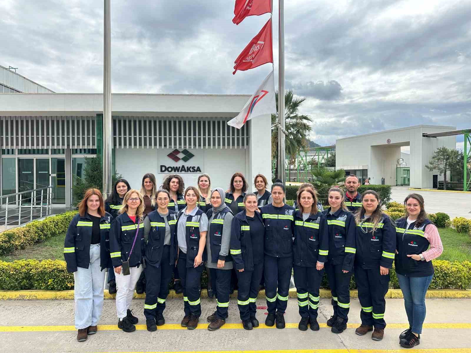 DowAksa’dan kadınlara özel iş kıyafeti tasarımı
