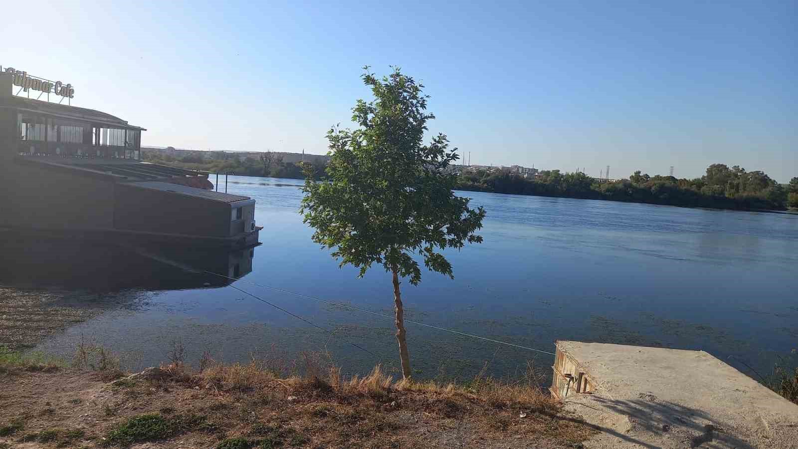 Fırat Nehri’nde erkek cesedi bulundu
