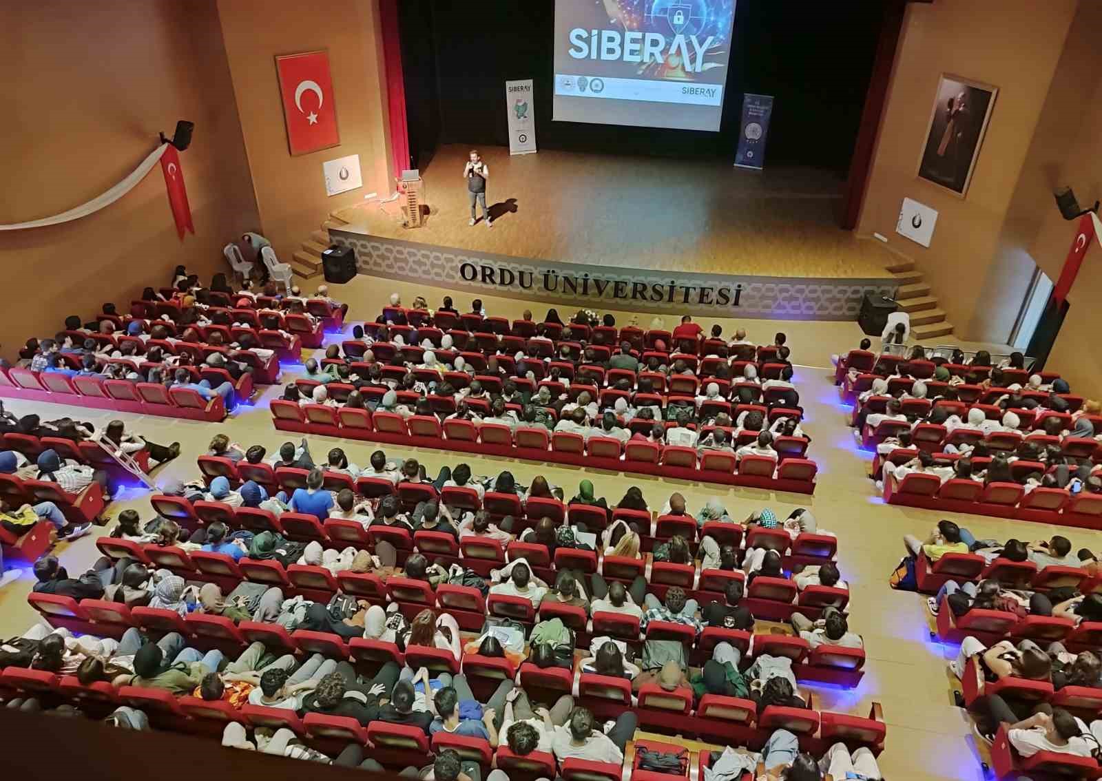 Ordu’da üniversite öğrencileri, siber suçlara karşı bilgilendirildi