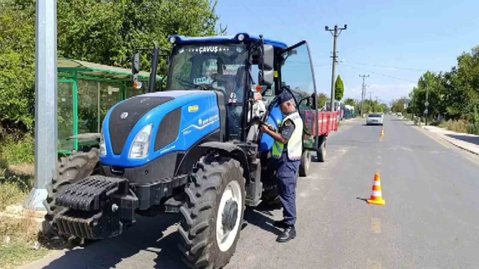 Jandarma trafikte göz açtırmıyor
