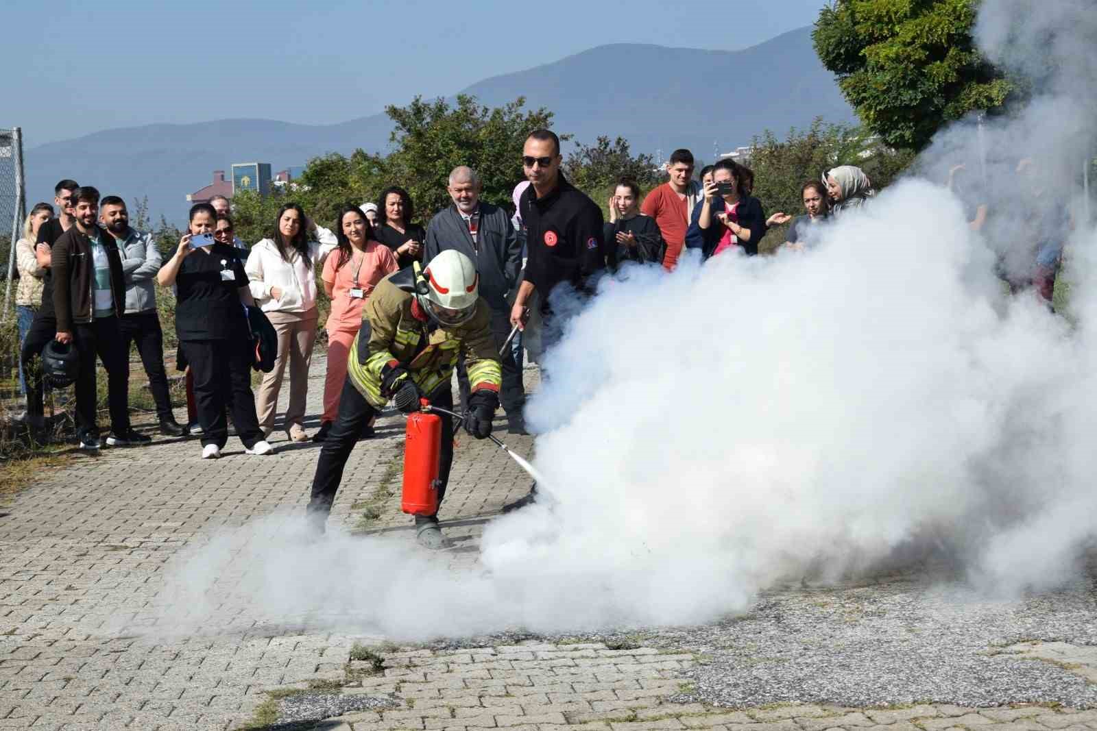 Yangınla mücadele eğitimi verildi