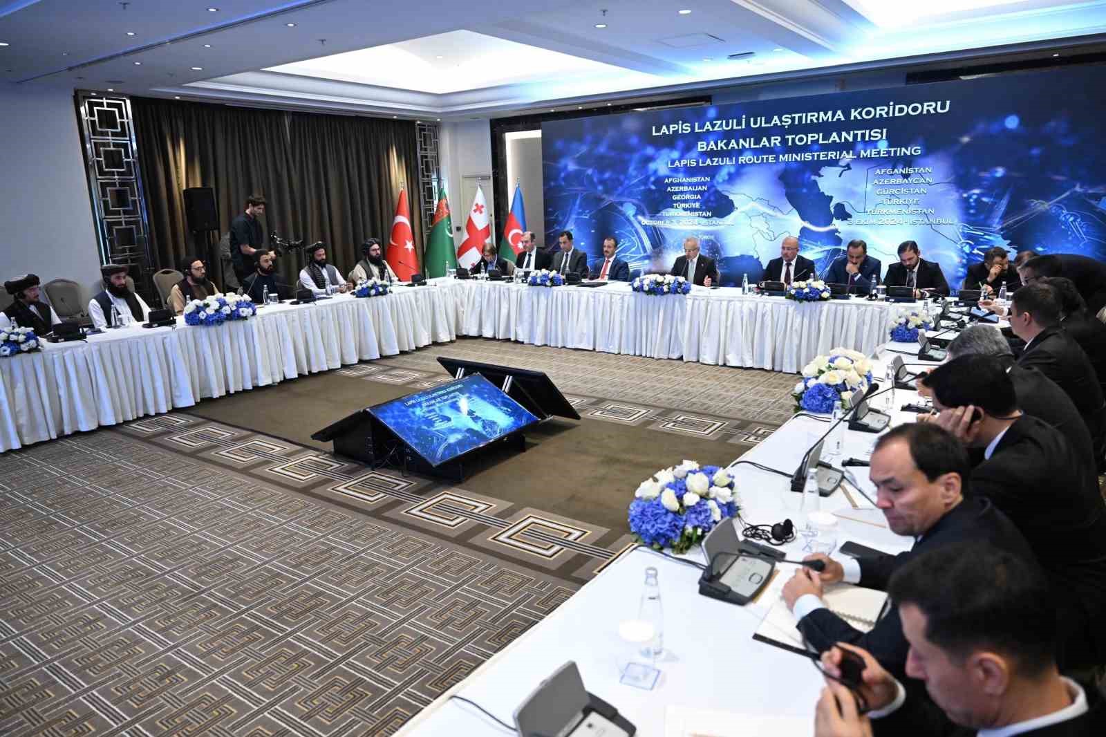 Bakan Uraloğlu: "Orta koridorun devamında &uuml;lkemizden ge&ccedil;en hatların kapasitelerini arttırılması i&ccedil;in ciddi yatırımlar planlıyoruz ve hayata ge&ccedil;iriyoruz"
