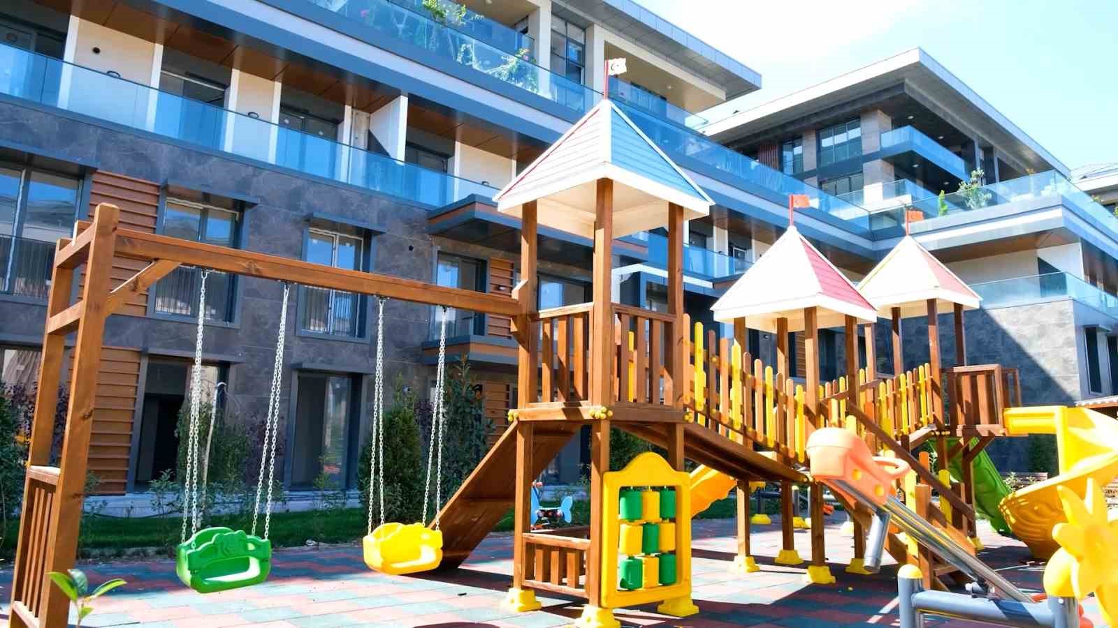 Trabzon&rsquo;un &Ccedil;&ouml;mlek&ccedil;i Mahallesi&rsquo;ndeki kentsel d&ouml;n&uuml;ş&uuml;m projesinin ilk etabı tamamlandı
