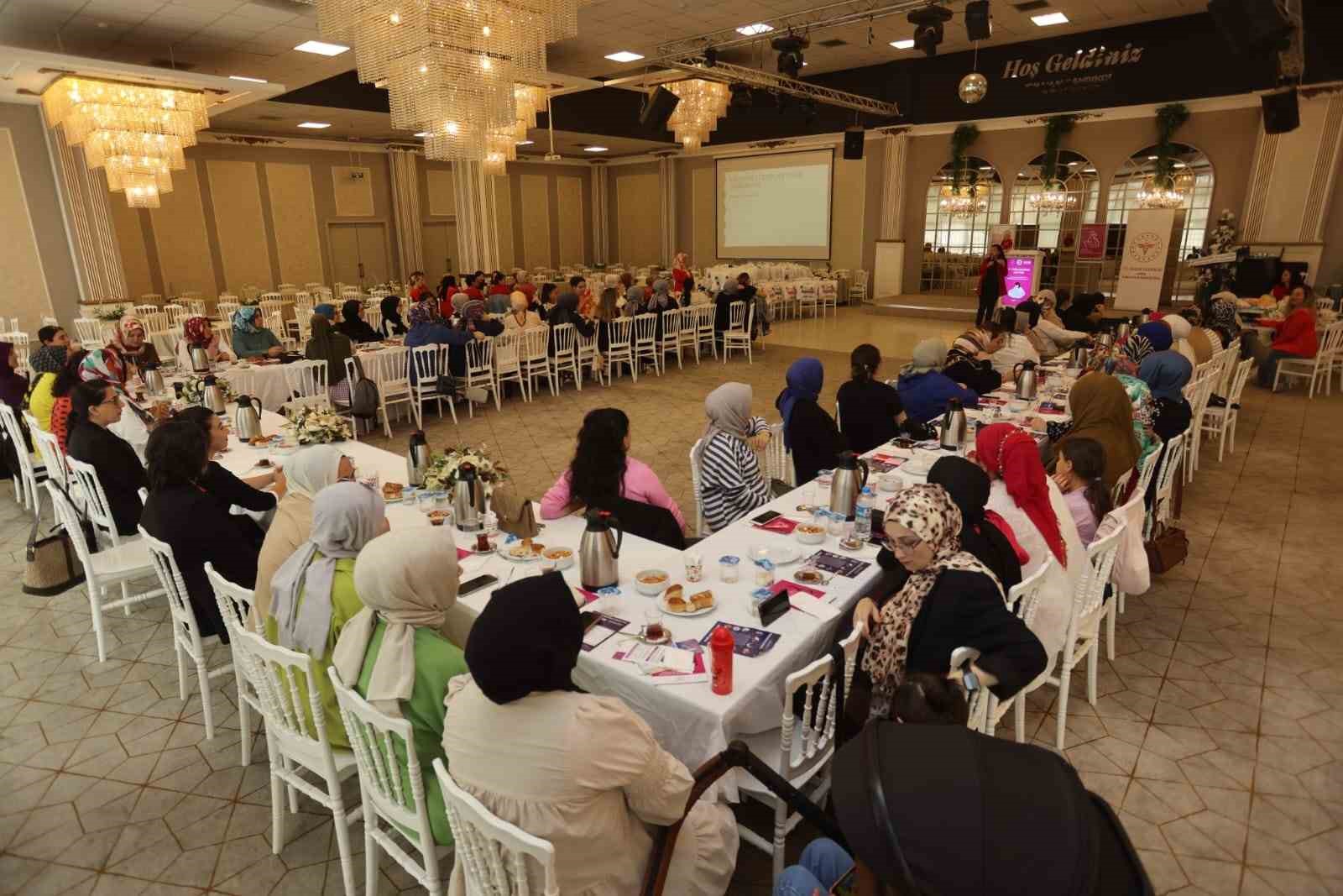 Samsun’da 95 anne adayının katılımıyla Emzirme Haftası etkinliği düzenlendi
