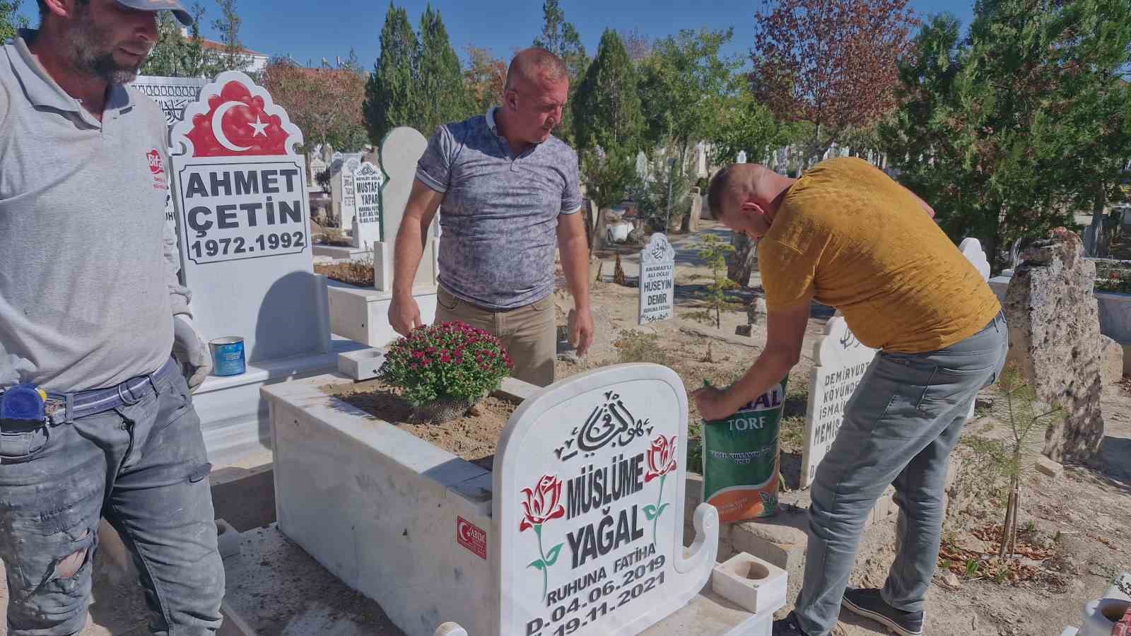 Müslüme’nin mezar taşları yenilendi
