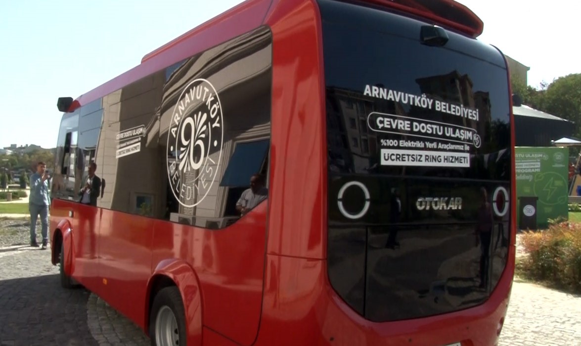 Arnavutk&ouml;y&rsquo;de Elektrikli minib&uuml;s tanıtımı yapıldı
