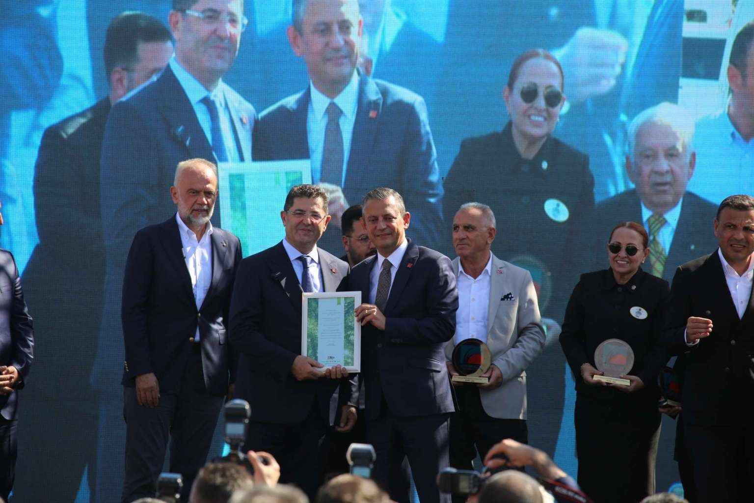 CHP Genel Başkanı &Ouml;zg&uuml;r &Ouml;zel: &ldquo;Mehmet Şimşek&rsquo;in geldiği g&uuml;n enflasyon y&uuml;zde 38&rsquo;di, bug&uuml;n 48&rdquo;
