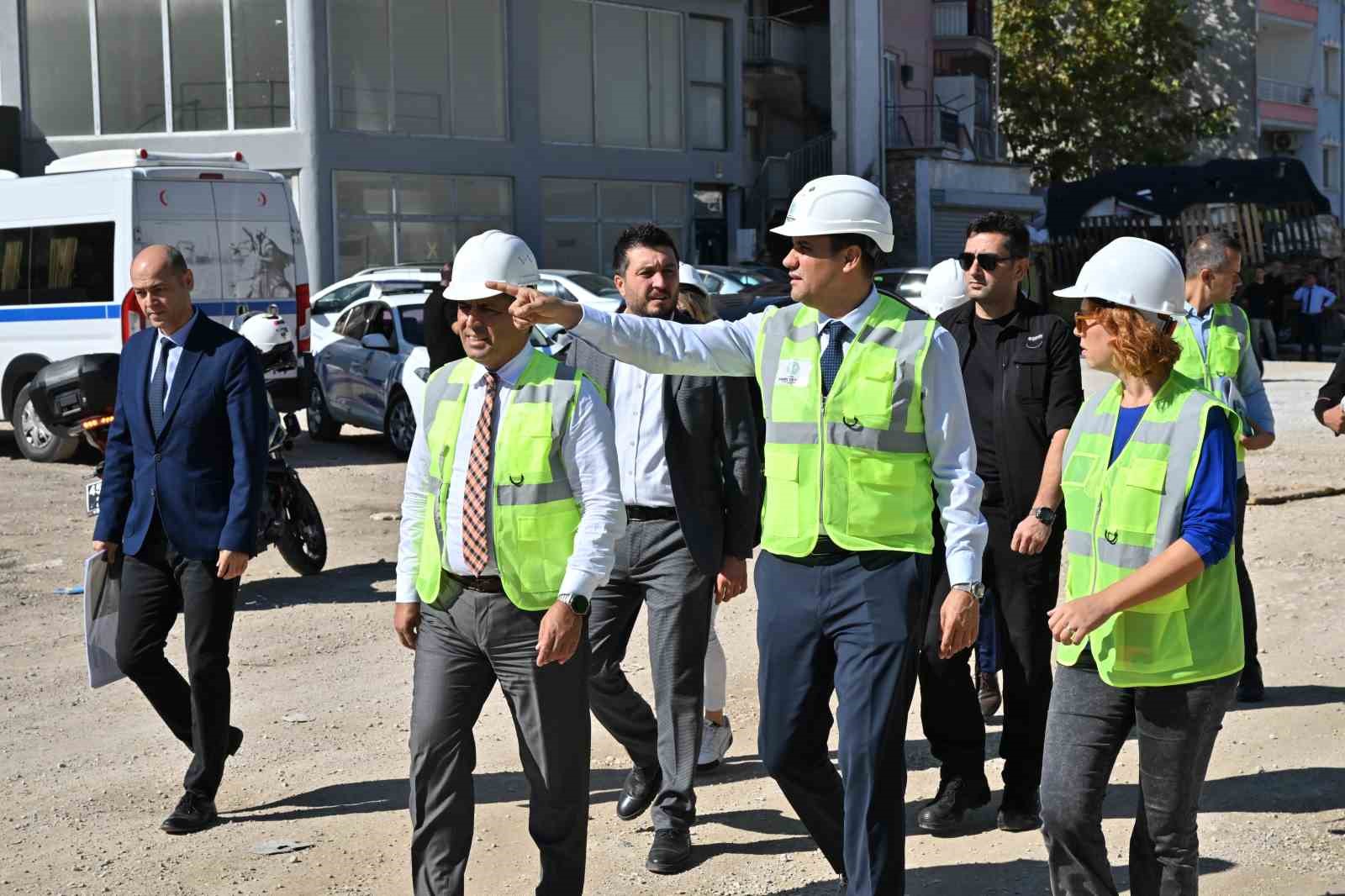 Manisa&rsquo;nın trafiğine nefes aldıracak yolda &ccedil;alışmalar s&uuml;r&uuml;yor
