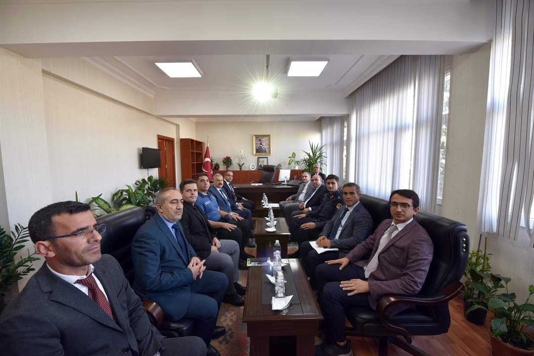 Vali &Ouml;zkan&rsquo;a Sarıg&ouml;l brifingi
