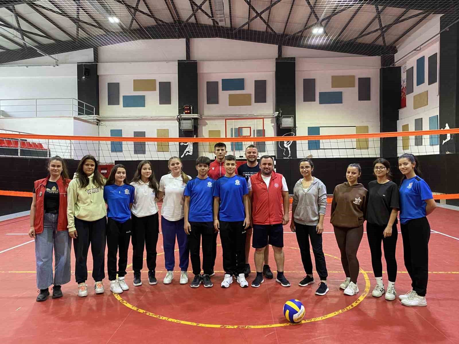 Gençler voleybolda buluştu