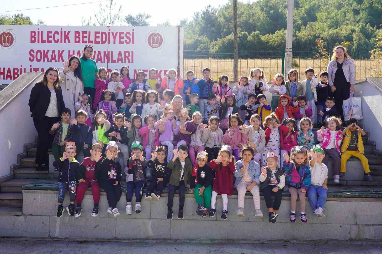 Miniklerden Sokak Hayvanları Tedavi ve Rehabilitasyon Merkezini ziyaret
