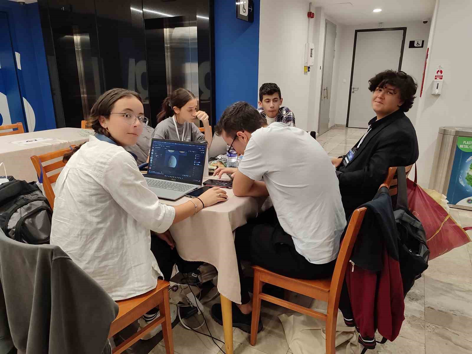 Güngören’de dünyanın en büyük Hackathon’u NASA Space Apps Challenge başladı