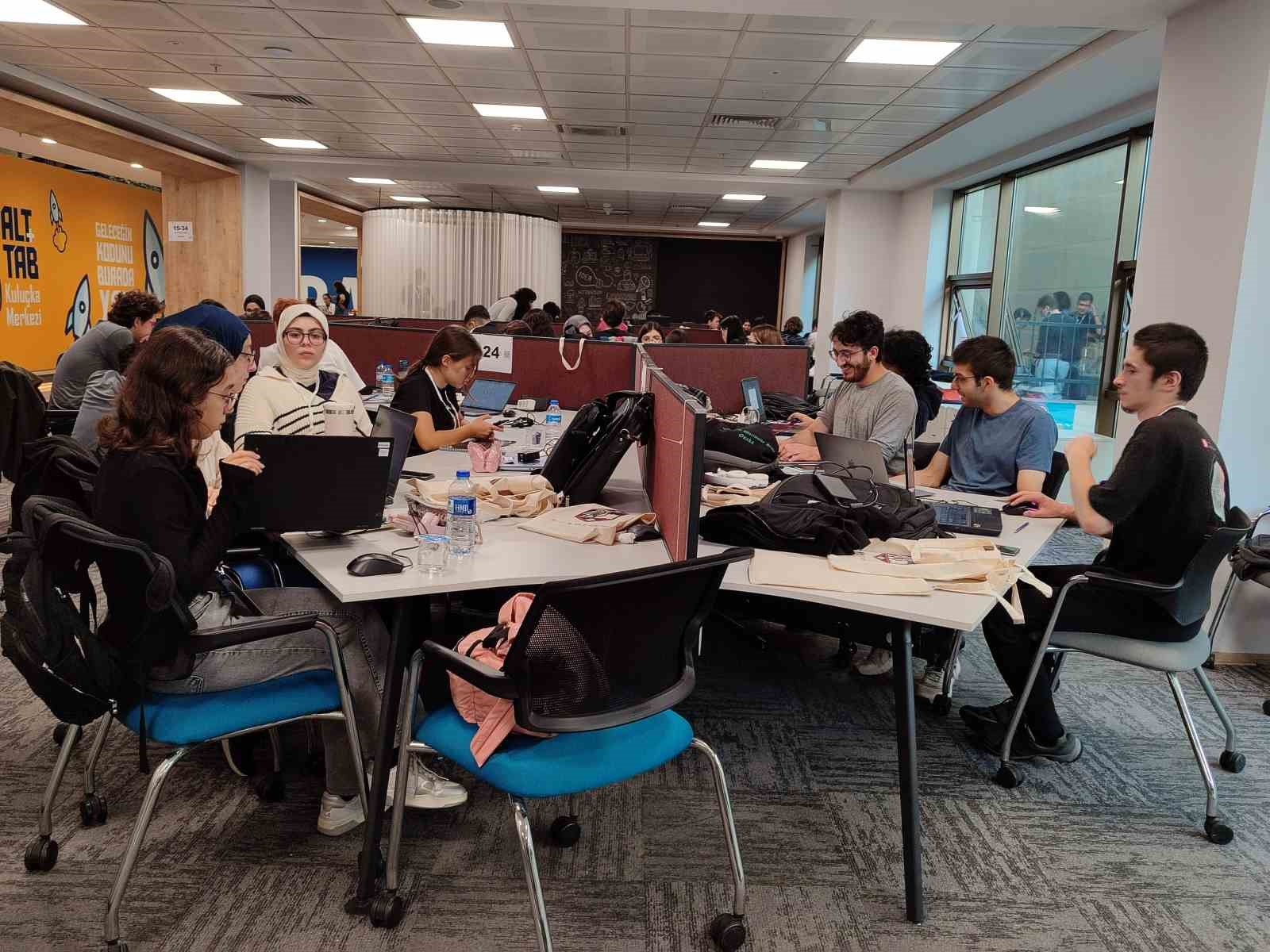 Güngören’de dünyanın en büyük Hackathon’u NASA Space Apps Challenge başladı
