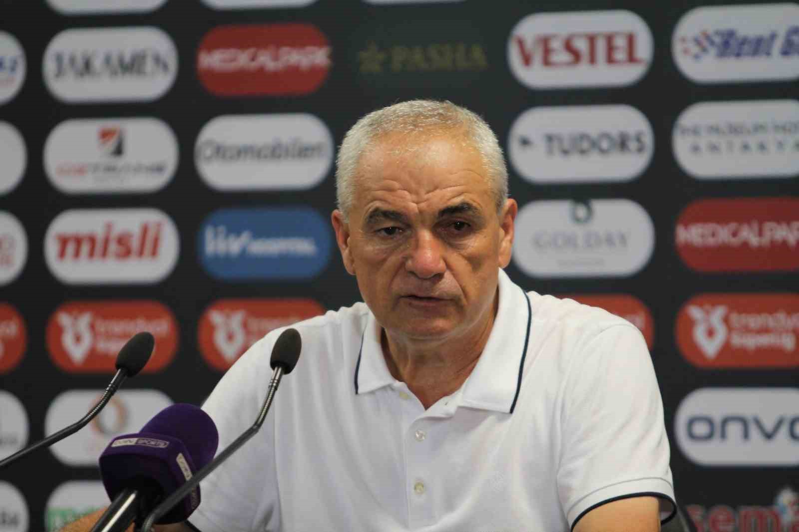 Rıza Çalımbay: "En büyük hatamız kornerden gol yemek"
