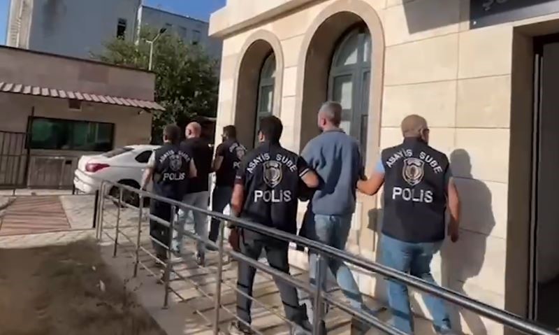 Paravan şirketle 83 milyonluk vurgun yapan 2 ş&uuml;pheli tutuklandı
