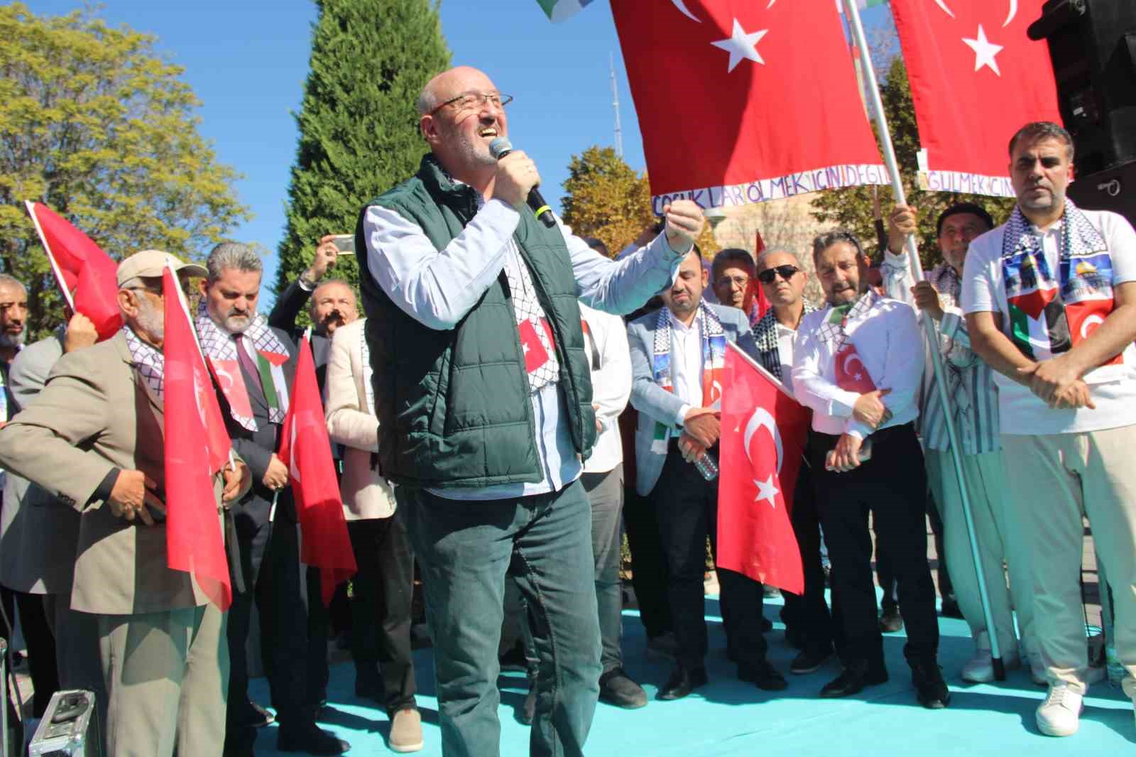 Kayserililer Filistin&rsquo;e destek i&ccedil;in y&uuml;r&uuml;d&uuml;
