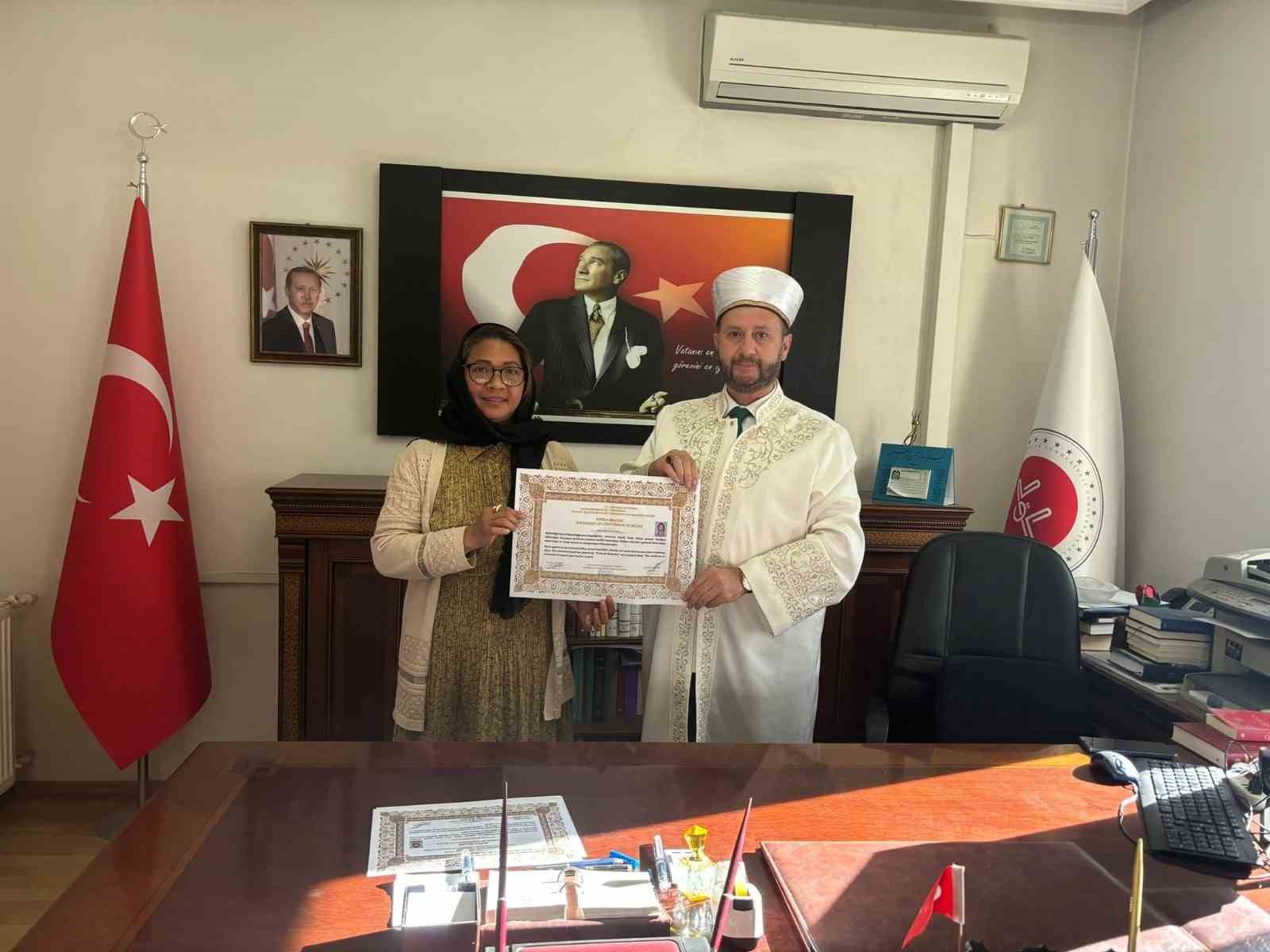 Denizli&rsquo;de Filipinli kadın M&uuml;sl&uuml;man oldu
