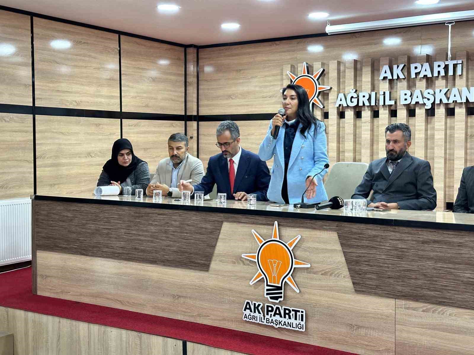 Ağrı’da AK Parti’de devir teslim töreni