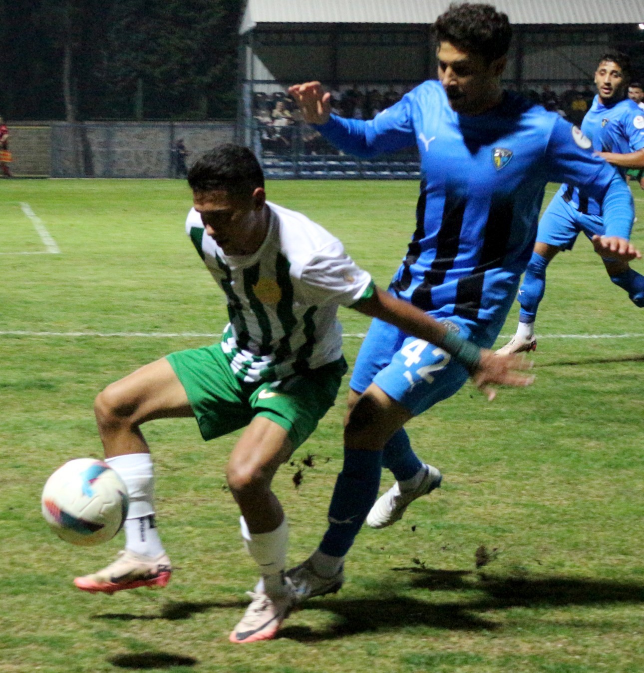 TFF 2. Lig: Karacabey Belediyespor: 1 - Serik Belediyespor: 2
