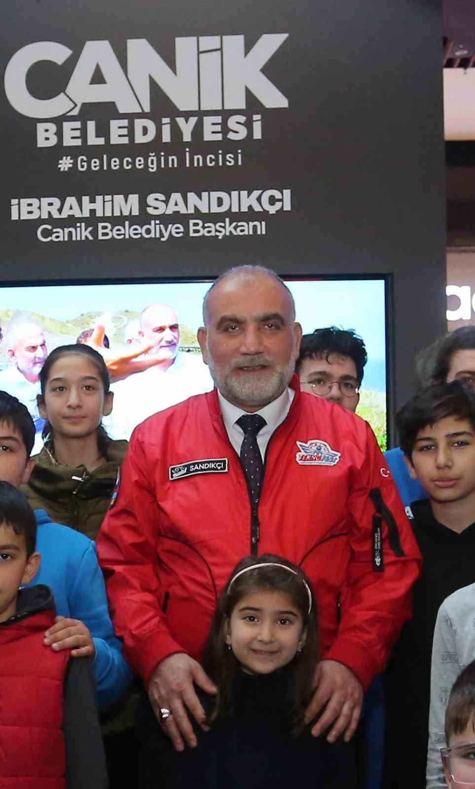 Başkan Sandıkçı: "Geleceğin teknoloji liderlerinin, yeteneklerini keşfetmelerine vesile oluyoruz"
