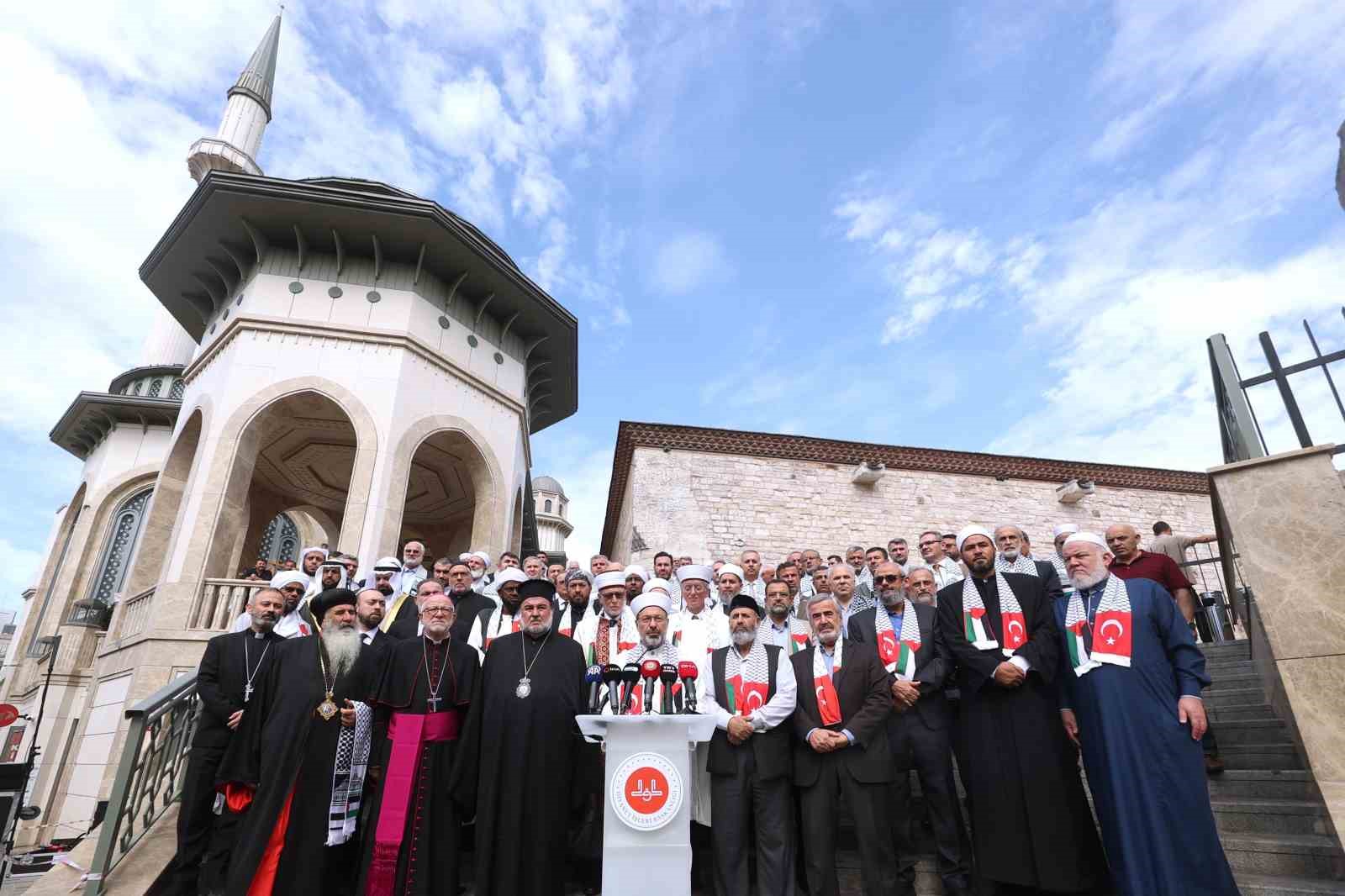 Diyanet İşleri Başkanı Erbaş’tan &quot;Barışa Çağrı&quot; açıklaması