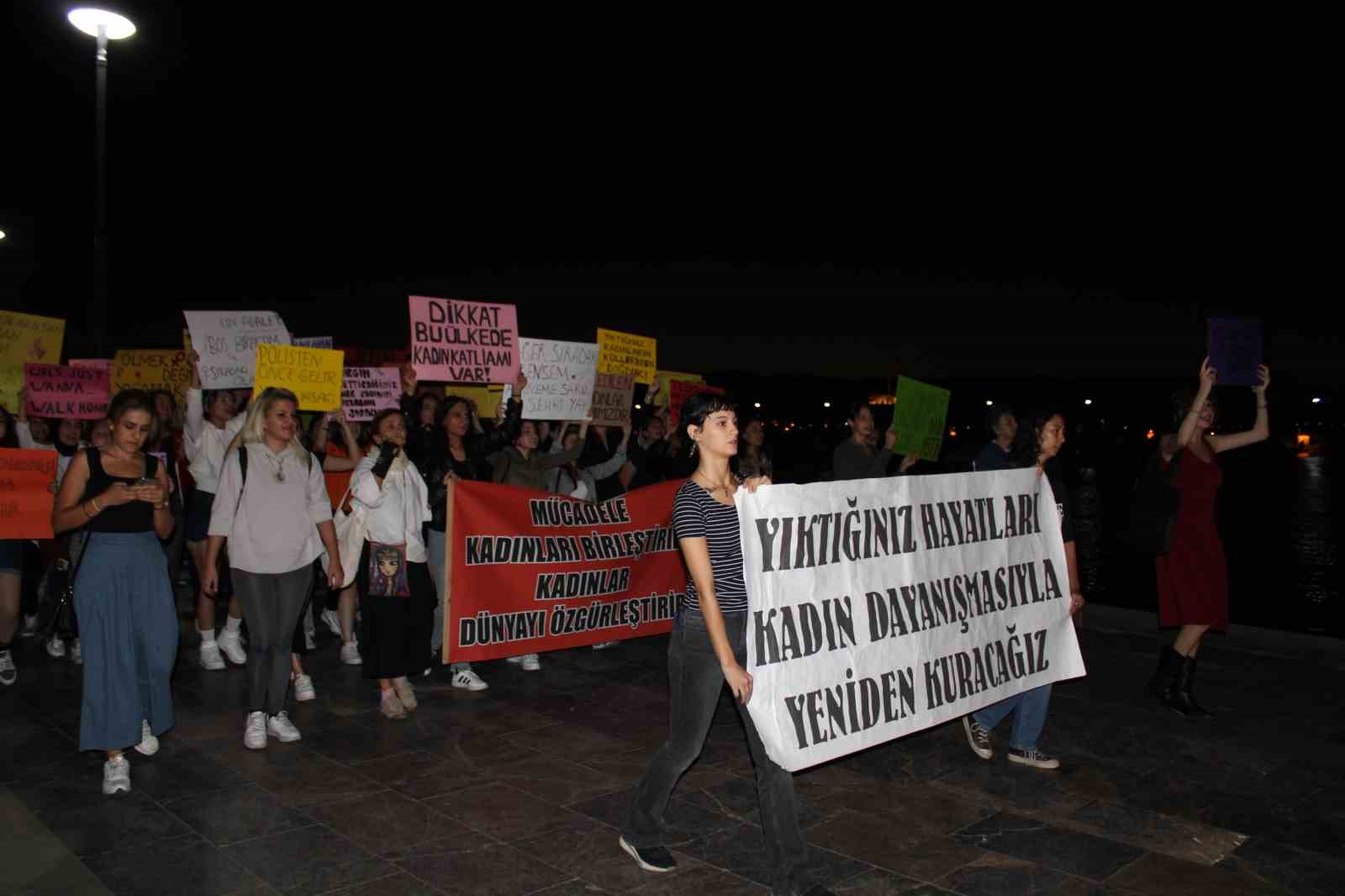 Çanakkale’de kadın cinayetleri protesto edildi