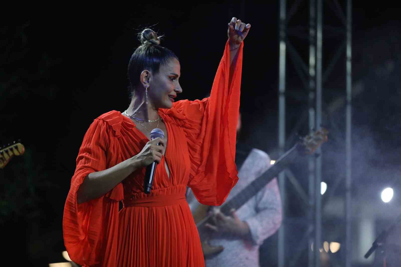 Yeşil&ccedil;am Festivali&rsquo;nde nostalji r&uuml;zgarı esti
