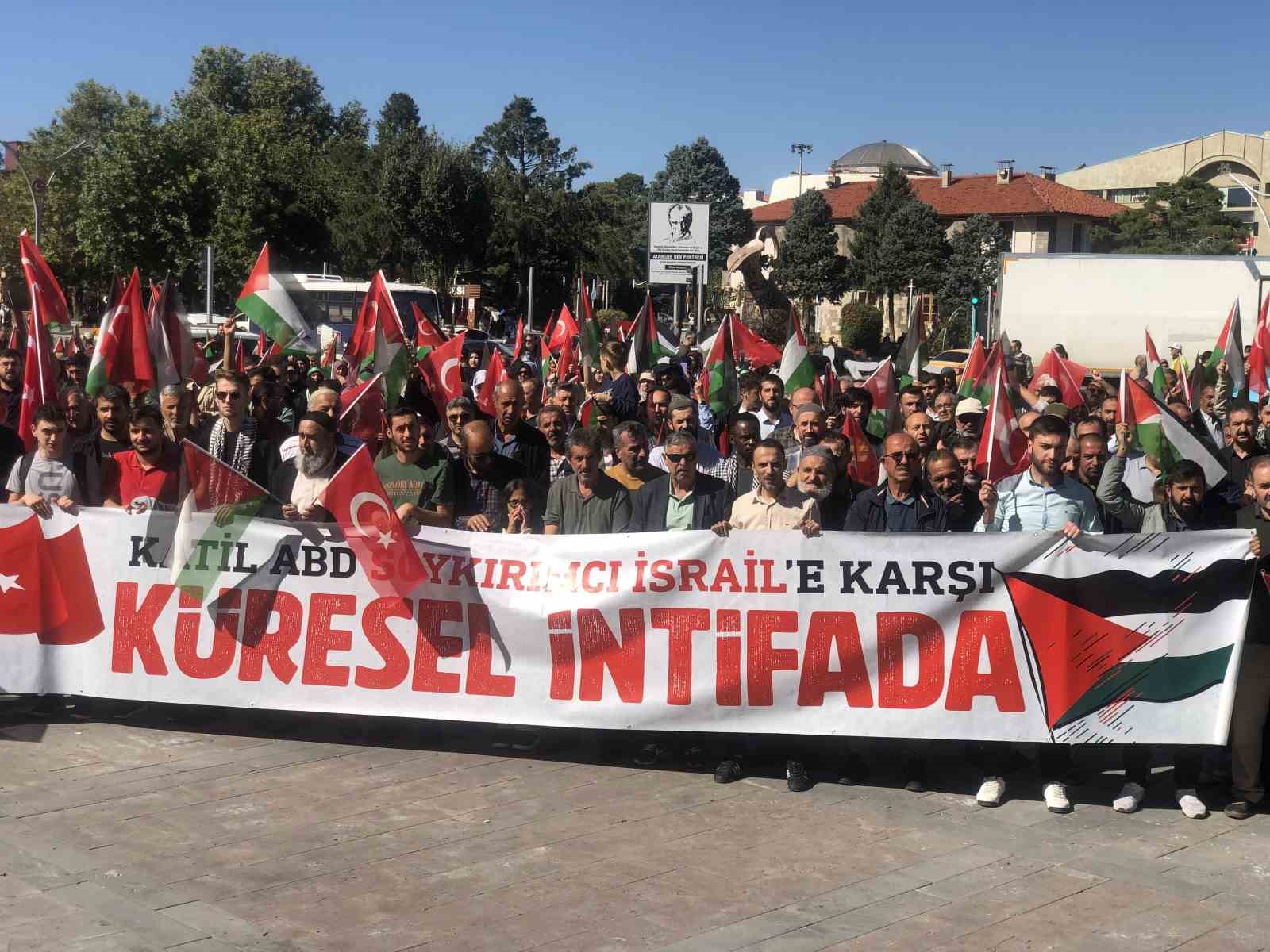 Erzincanlılar Filistin’e destek için yürüdü