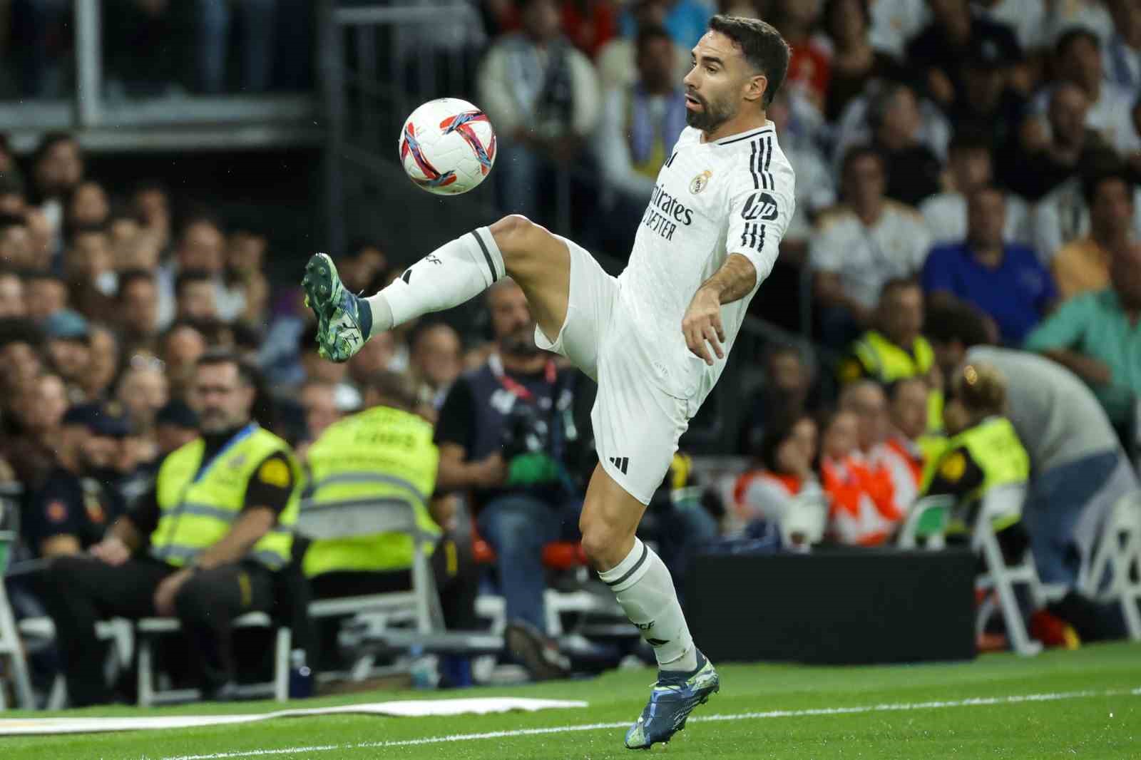 Real Madrid, sezonu kapatan Carvajal&rsquo;ın s&ouml;zleşmesini uzattı
