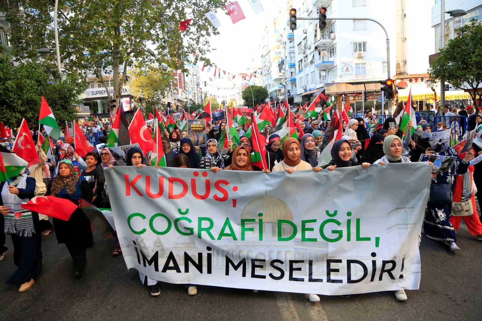 Antalya’da Filistin’e destek yürüyüşü